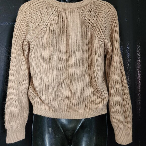 💕3/$15💕 Cropped Cable Tie Knit Sweater - Picture 6 of 8